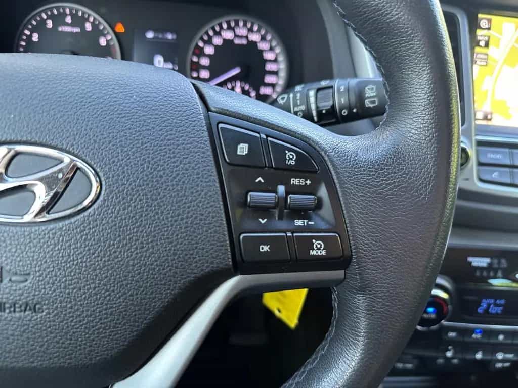 Hyundai TUCSON 1.6 Intro Edition *Navi*Kamera*SHZ*PDC*DA 08/2015-photo-25