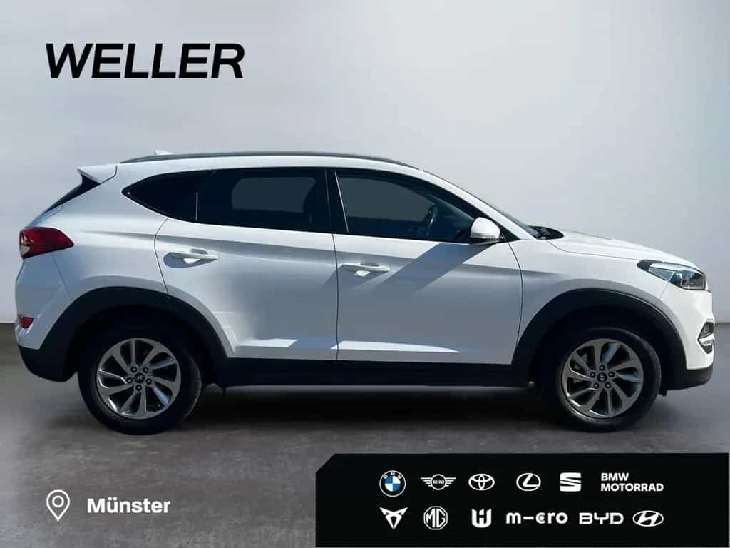 Hyundai TUCSON 1.6 Intro Edition *Navi*Kamera*SHZ*PDC*DA 08/2015-photo-9