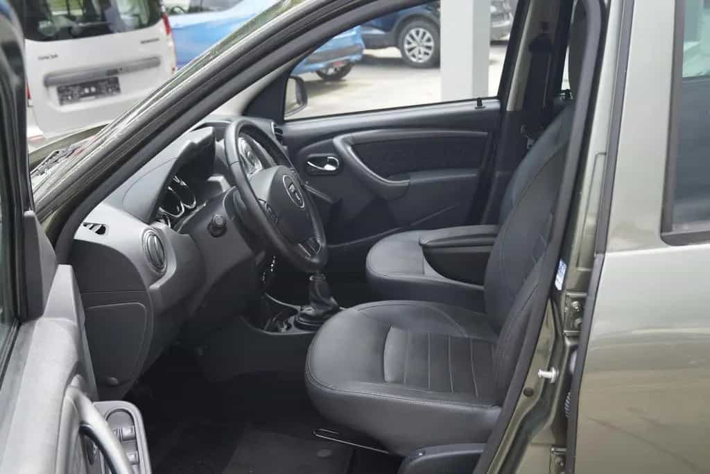 Dacia Duster I Prestige 4x2,Leder,AHK,Klima,PDC 04/2015-photo-7