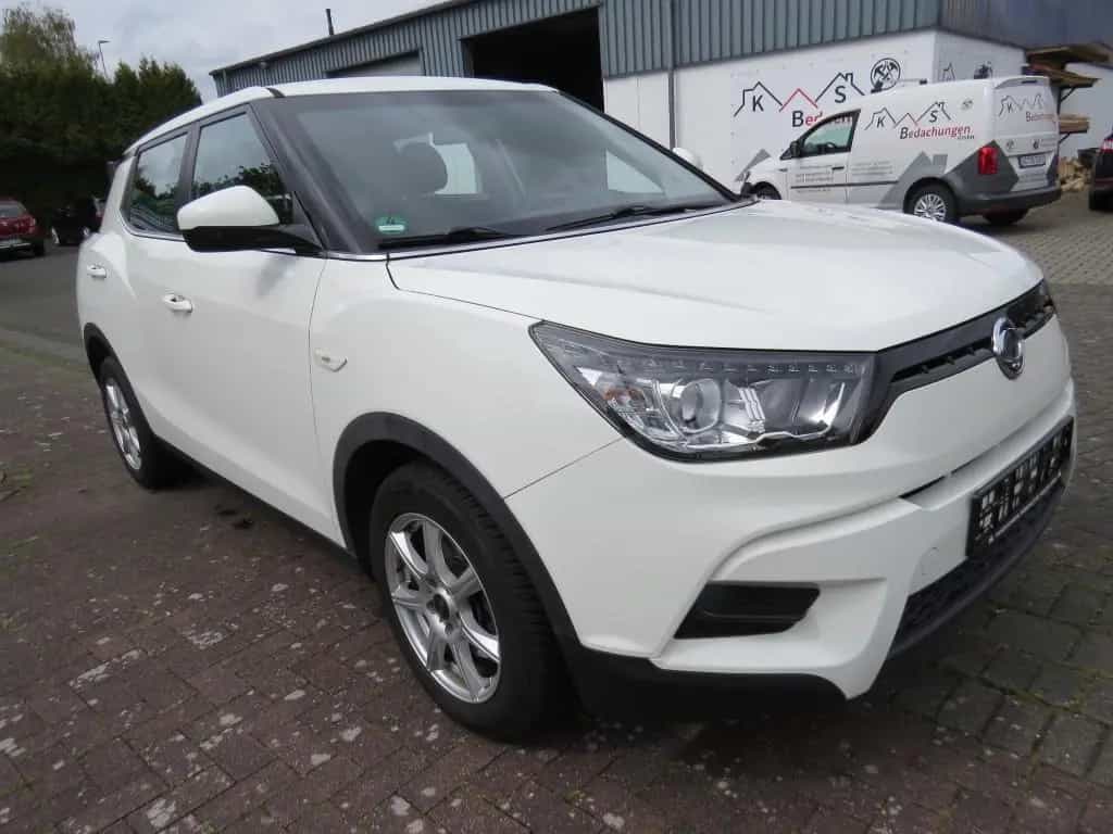 Ssangyong Tivoli 1.6 e-XGi 160 CRYSTAL 2WD 09/2017-photo-0