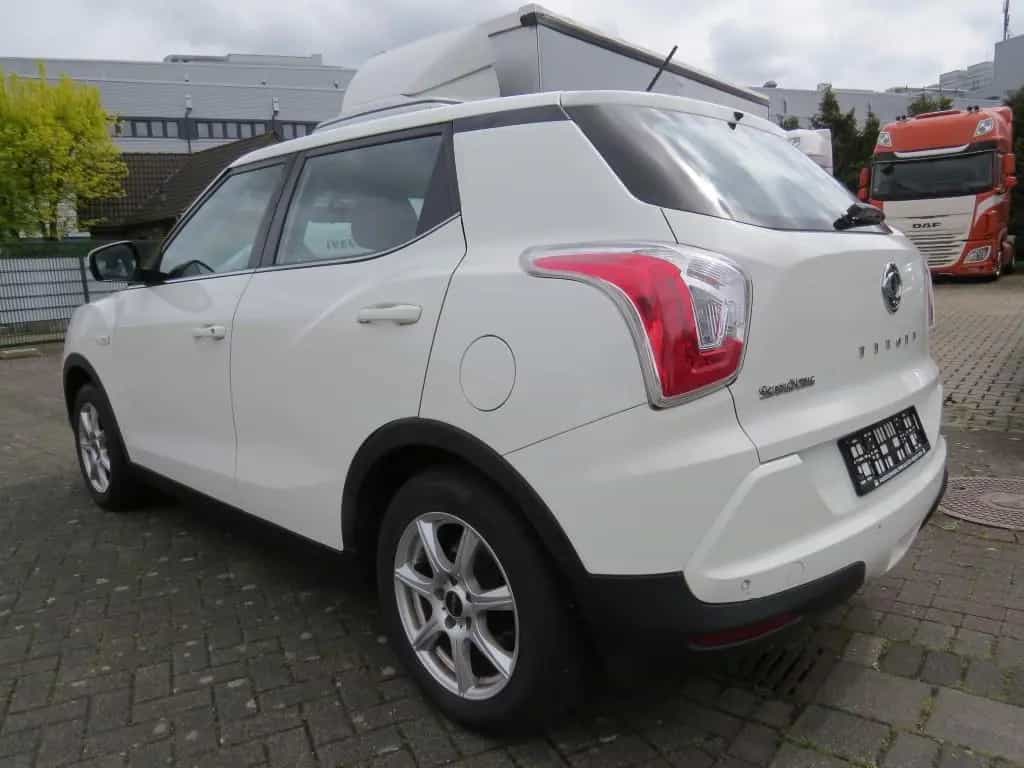Ssangyong Tivoli 1.6 e-XGi 160 CRYSTAL 2WD 09/2017-photo-1