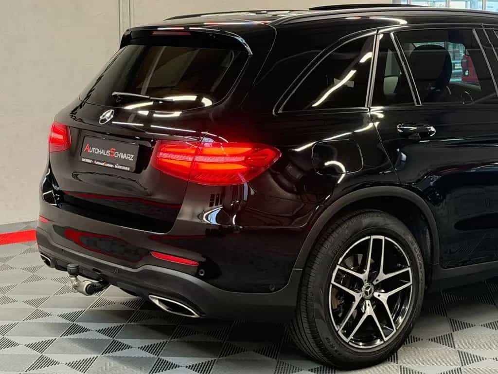 Mercedes-Benz GLC 250 GLC250 4Matic AMG Pano AHK Led 360 Distr. FahrAs 10/2017-photo-10