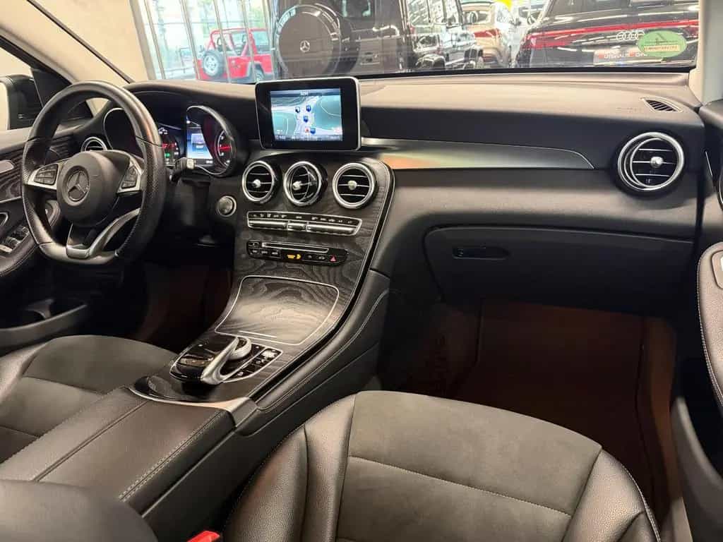 Mercedes-Benz GLC 250 GLC250 4Matic AMG Pano AHK Led 360 Distr. FahrAs 10/2017-photo-16