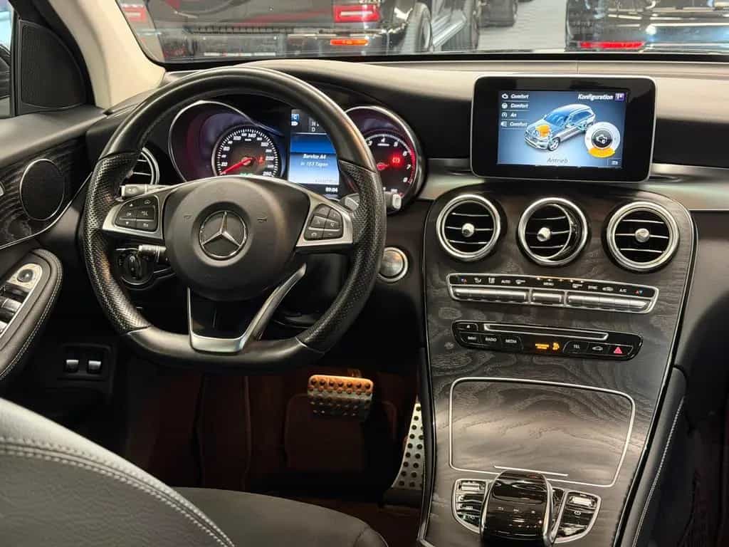 Mercedes-Benz GLC 250 GLC250 4Matic AMG Pano AHK Led 360 Distr. FahrAs 10/2017-photo-18