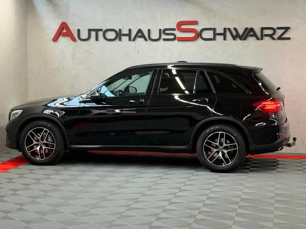 Mercedes-Benz GLC 250 GLC250 4Matic AMG Pano AHK Led 360 Distr. FahrAs 10/2017-photo-3