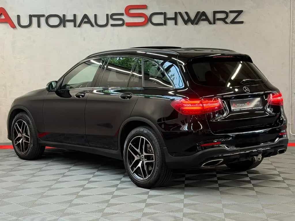 Mercedes-Benz GLC 250 GLC250 4Matic AMG Pano AHK Led 360 Distr. FahrAs 10/2017-photo-4