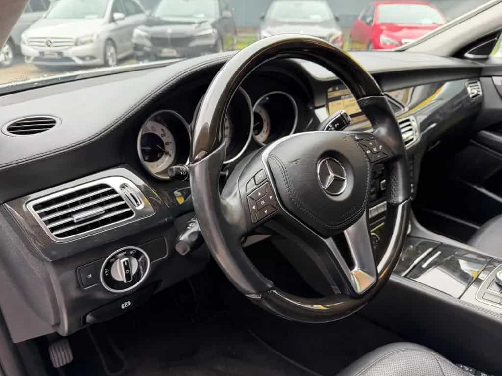Mercedes-Benz CLS 350 LEDER/NAVI/SCHIEBEDACH/SHZ/MEMORY* 04/2013-photo-12