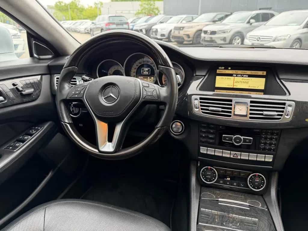 Mercedes-Benz CLS 350 LEDER/NAVI/SCHIEBEDACH/SHZ/MEMORY* 04/2013-photo-16
