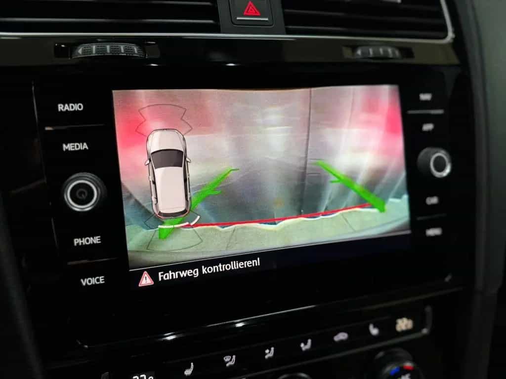 Volkswagen Golf VII Lim. R * DSG * VIRTUAL * DYNAUDIO* 07/2017-photo-25