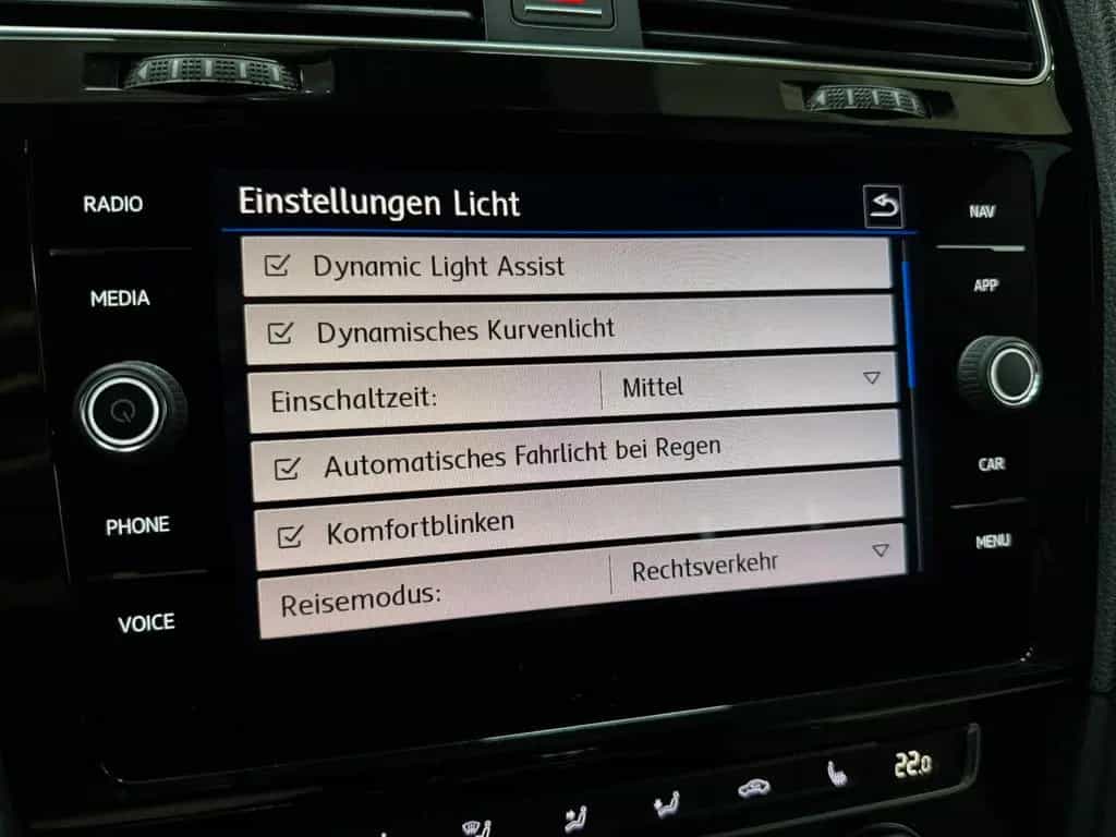 Volkswagen Golf VII Lim. R * DSG * VIRTUAL * DYNAUDIO* 07/2017-photo-29