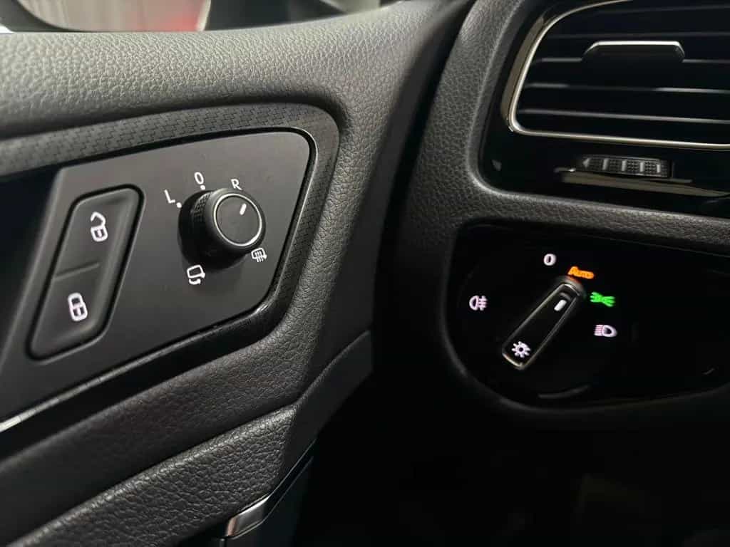 Volkswagen Golf VII Lim. R * DSG * VIRTUAL * DYNAUDIO* 07/2017-photo-30