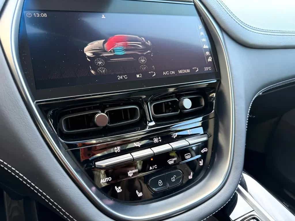 Aston Martin DBX Komfortpaket Panorama Premium AudioSystem 01/2021-photo-15