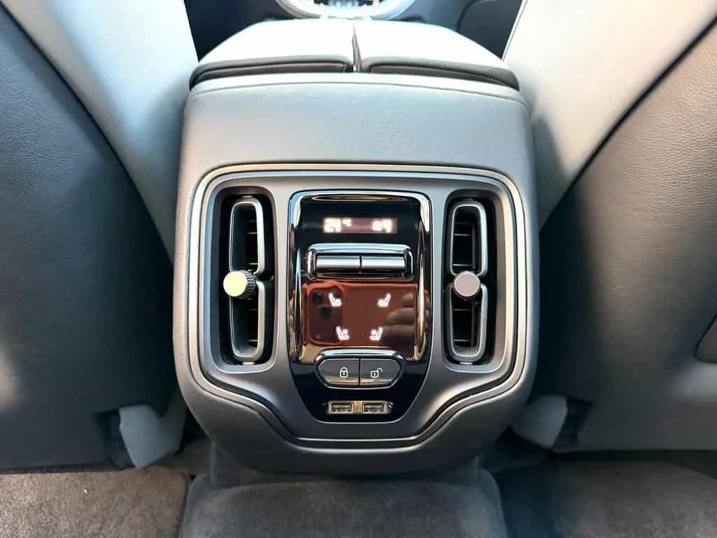 Aston Martin DBX Komfortpaket Panorama Premium AudioSystem 01/2021-photo-24
