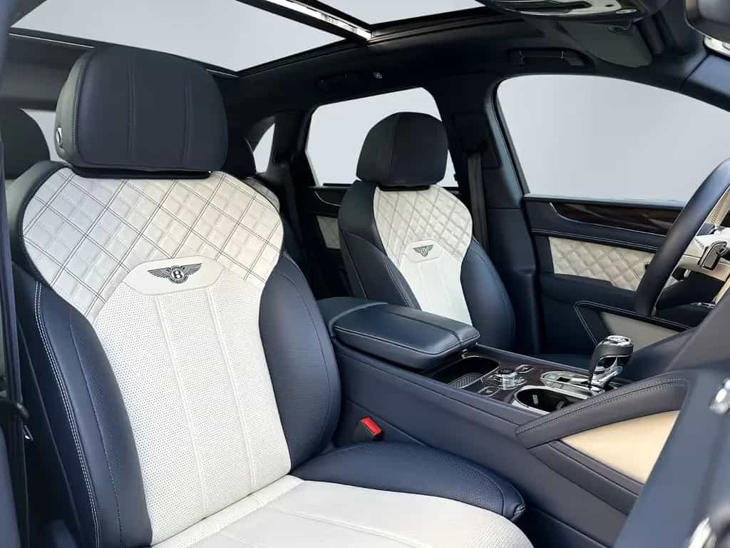 Bentley Bentayga V8 First Edition 1.Hand E-AHK NAIM 06/2021-photo-11