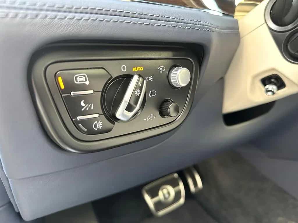Bentley Bentayga V8 First Edition 1.Hand E-AHK NAIM 06/2021-photo-25