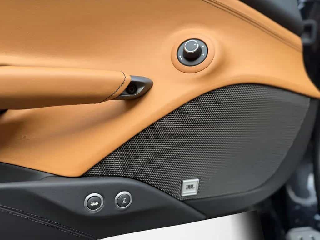 Ferrari 488 Spider Carbon LIFT Camera German Spec. 08/2018-photo-31