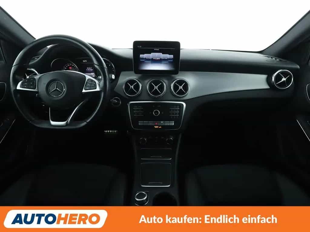 Mercedes-Benz GLA 180 AMG Line Aut.*360CAM*NAVI*LED*TEMPO* 03/2019-photo-10