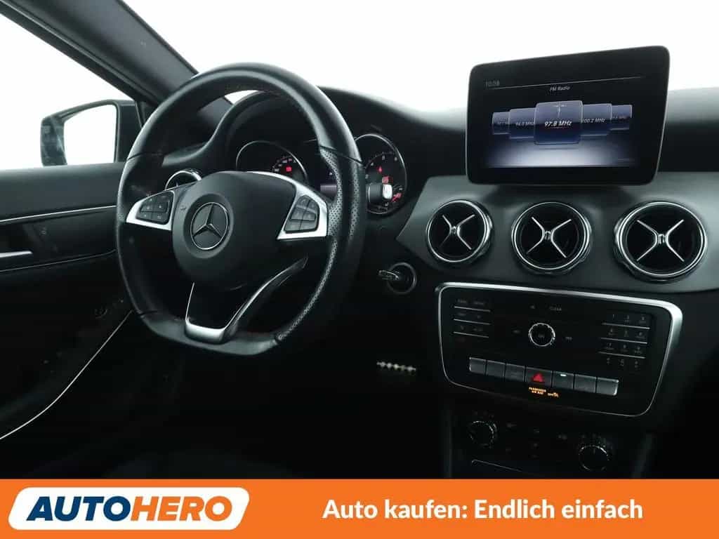 Mercedes-Benz GLA 180 AMG Line Aut.*360CAM*NAVI*LED*TEMPO* 03/2019-photo-11
