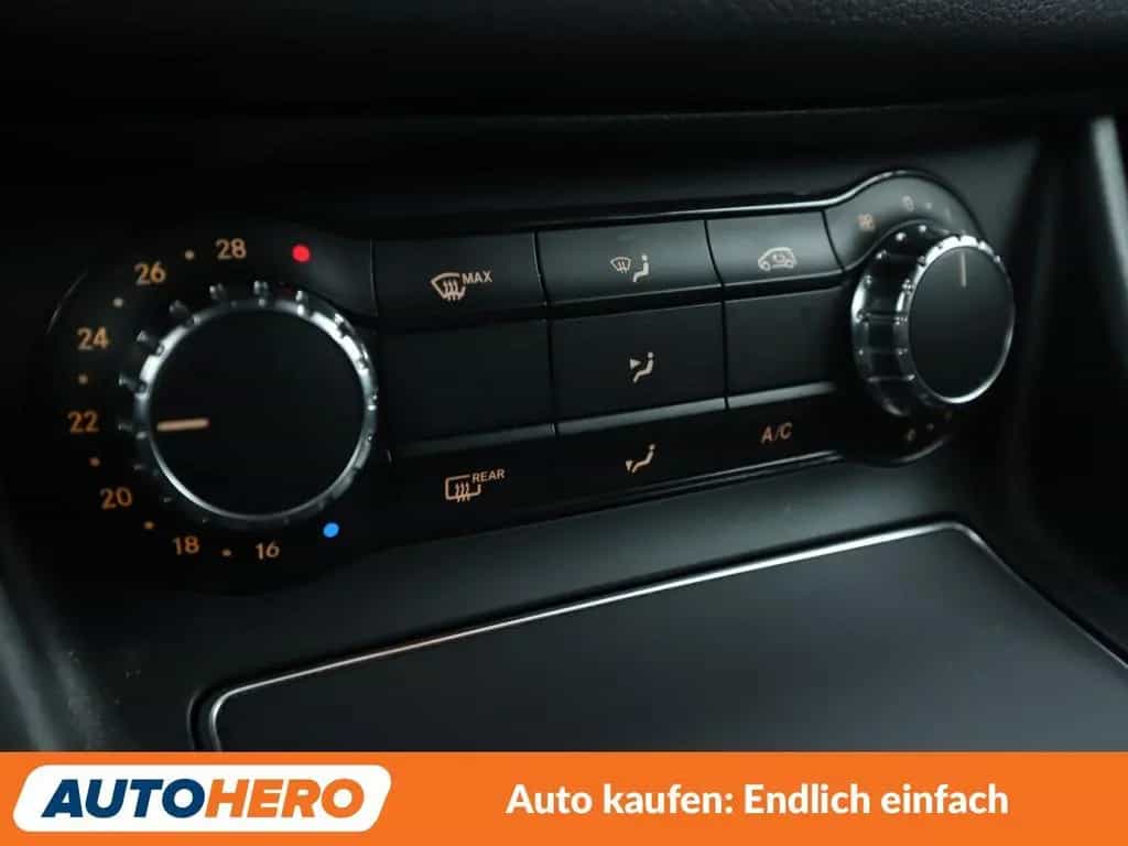 Mercedes-Benz GLA 180 AMG Line Aut.*360CAM*NAVI*LED*TEMPO* 03/2019-photo-22