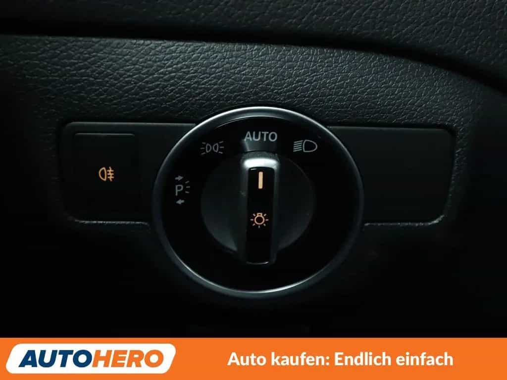 Mercedes-Benz GLA 180 AMG Line Aut.*360CAM*NAVI*LED*TEMPO* 03/2019-photo-25