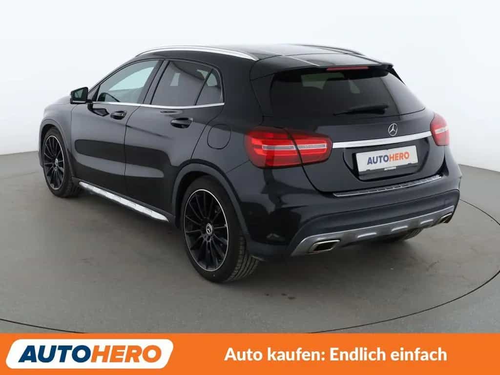 Mercedes-Benz GLA 180 AMG Line Aut.*360CAM*NAVI*LED*TEMPO* 03/2019-photo-2