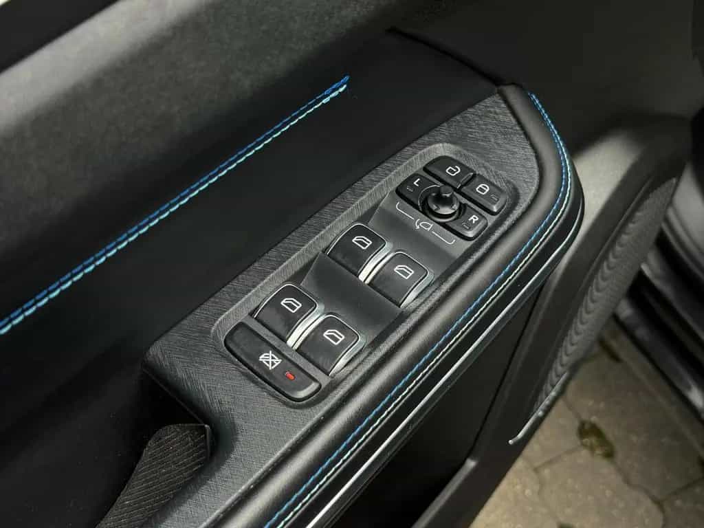 Lynk&Co 01 HEV 1.5 TGDI LED+NAVI+KAM+ACC+PANO+MEMORY+ 12/2021-photo-25