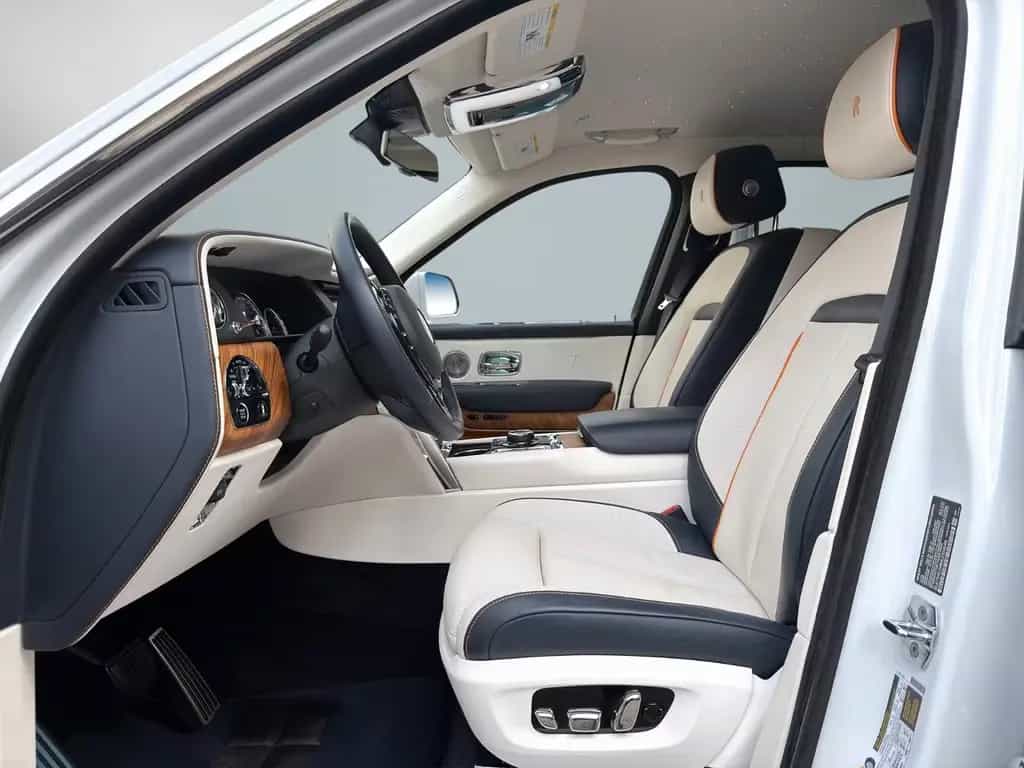 Rolls-Royce Cullinan BeSpoke Audio Massage heated&cooled 07/2021-photo-22