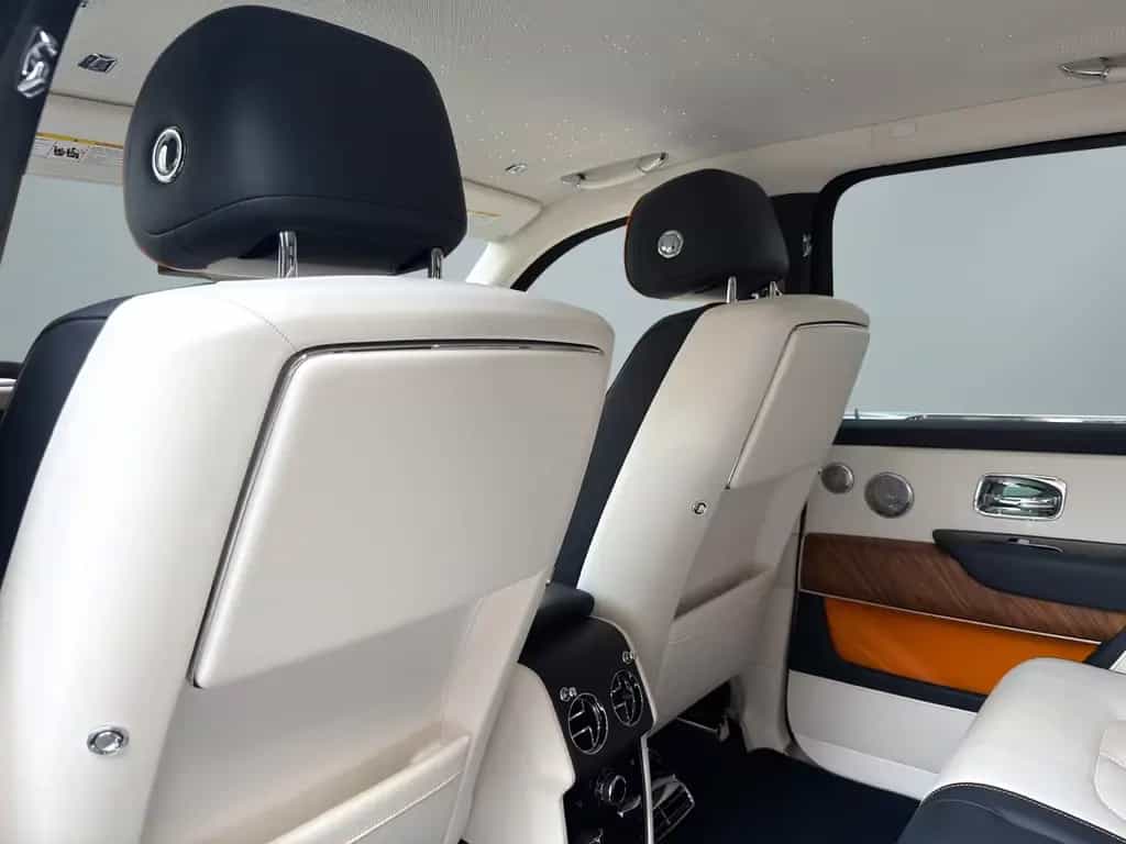 Rolls-Royce Cullinan BeSpoke Audio Massage heated&cooled 07/2021-photo-23