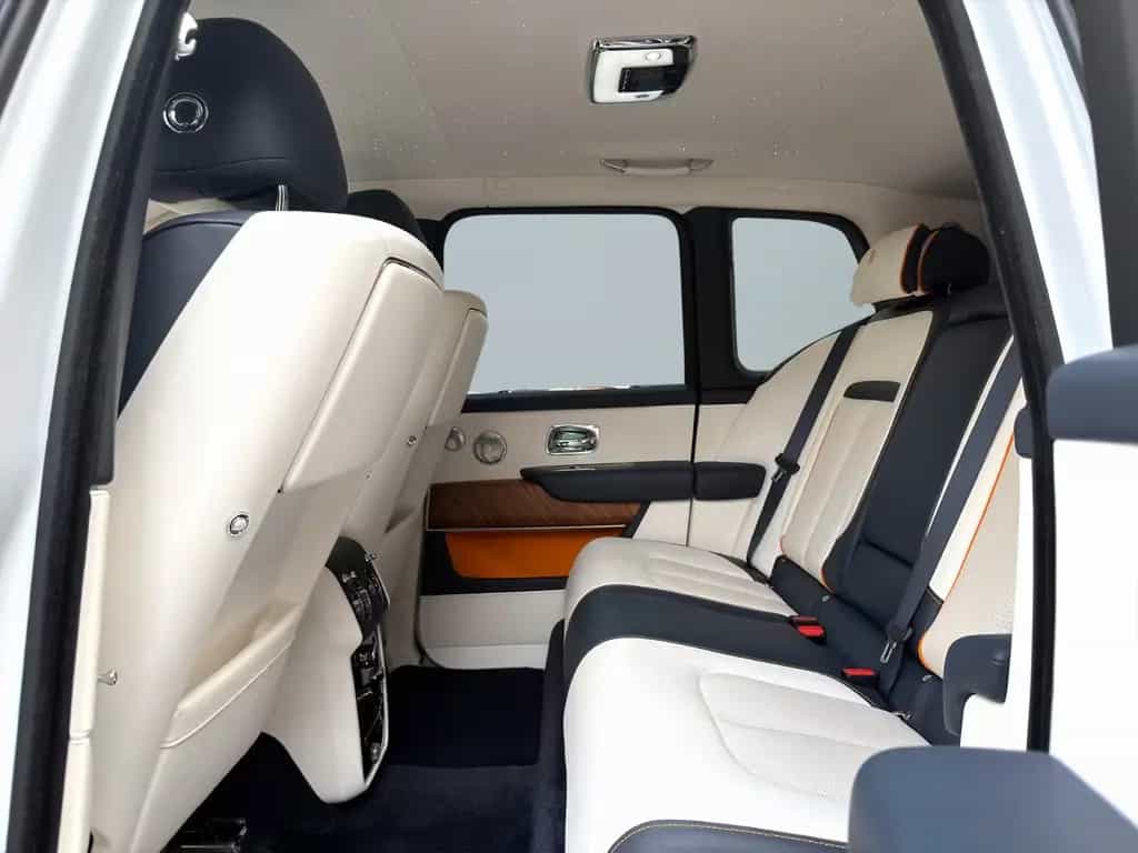 Rolls-Royce Cullinan BeSpoke Audio Massage heated&cooled 07/2021-photo-24