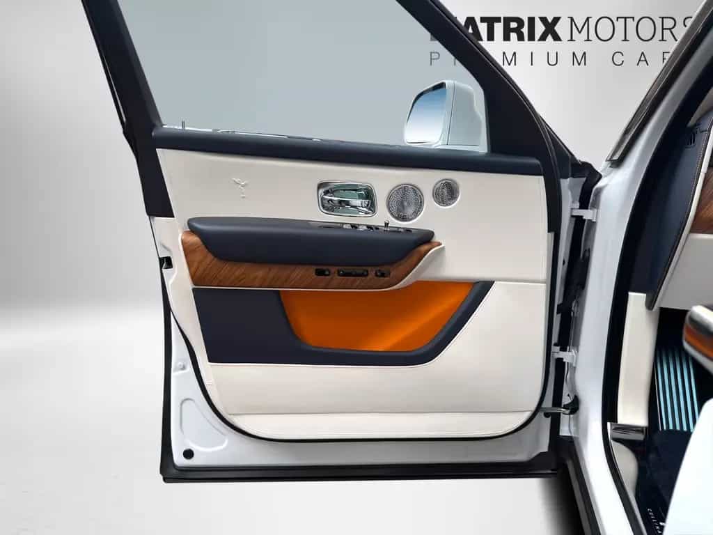 Rolls-Royce Cullinan BeSpoke Audio Massage heated&cooled 07/2021-photo-28