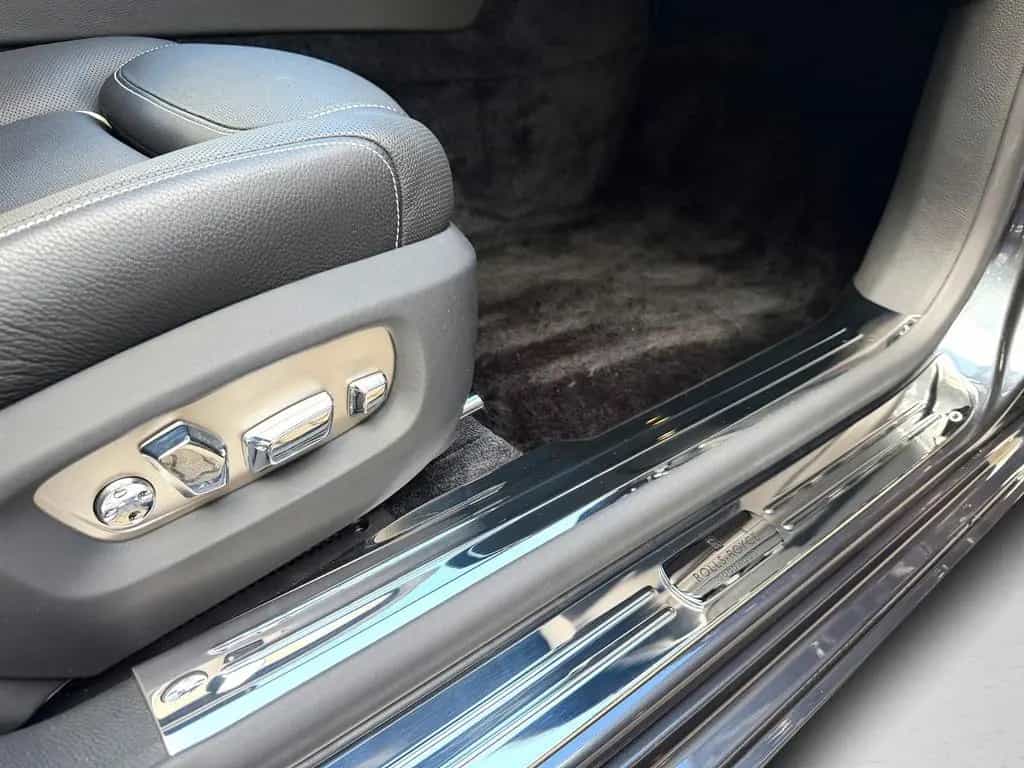 Rolls-Royce Ghost BeSpoke Massage Theatre NightVision 12/2017-photo-22