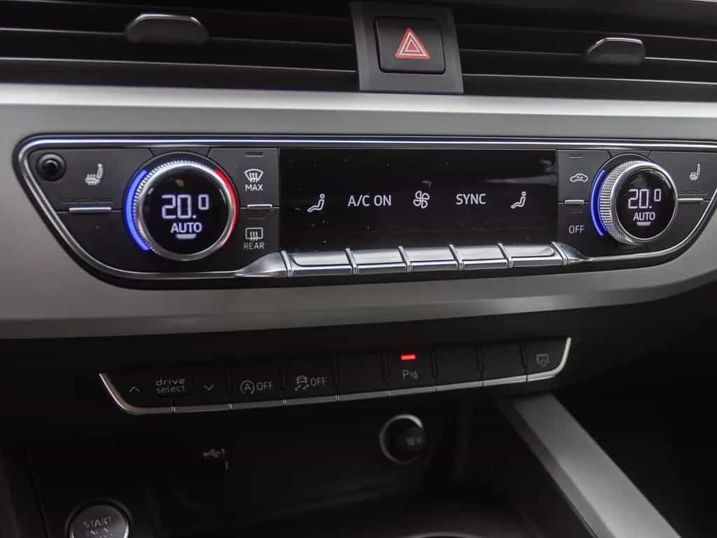 Audi A4 Avant Advanced 45TFSI qu Stronic Navi LED ACC 02/2022-photo-17