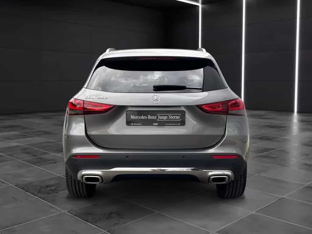 Mercedes-Benz GLA 250 Progressive*LED*Panorama-SD*Easy-Pack* 01/2021-photo-3