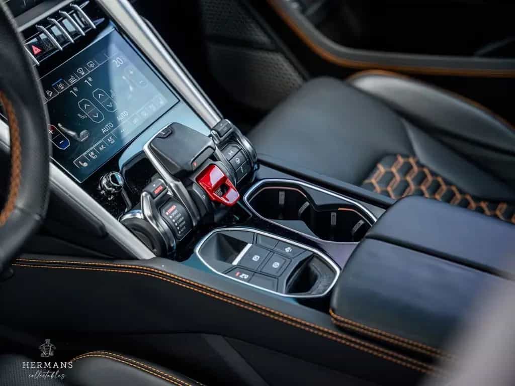 Lamborghini Urus 4.0 V8 / NOVITEC / B&O 3D / Carbon / Pano / 01/2019-photo-24