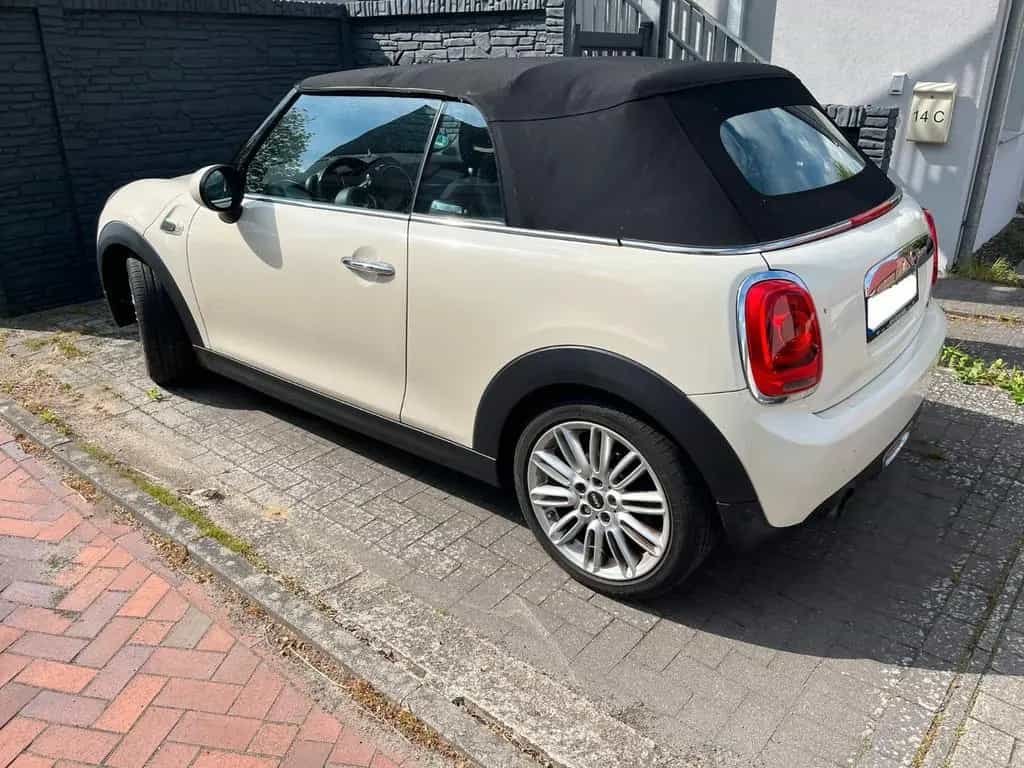 MINI Cooper Cabrio 03/2017-photo-2