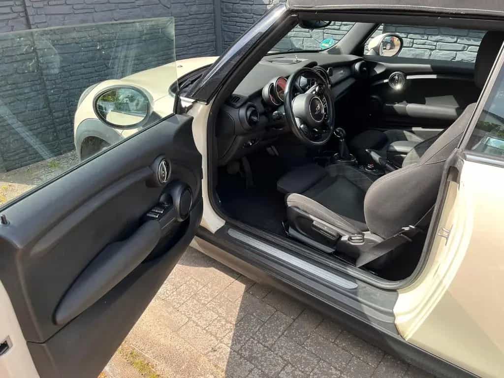MINI Cooper Cabrio 03/2017-photo-8