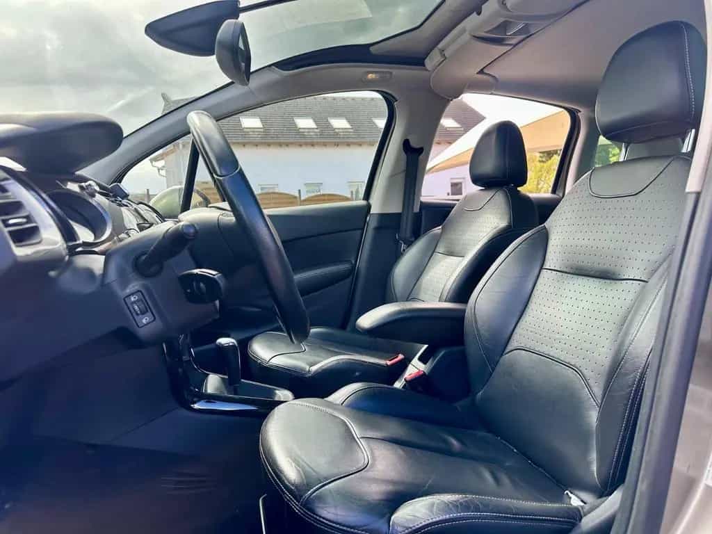 Citroën C3 Exclusive*AUTOMATIK*NUR 78TKM*PANORAMA*LEDER* 10/2011-photo-12