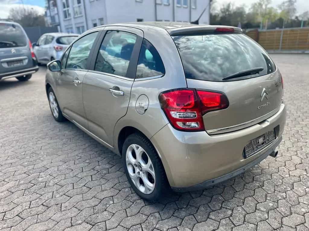 Citroën C3 Exclusive*AUTOMATIK*NUR 78TKM*PANORAMA*LEDER* 10/2011-photo-3