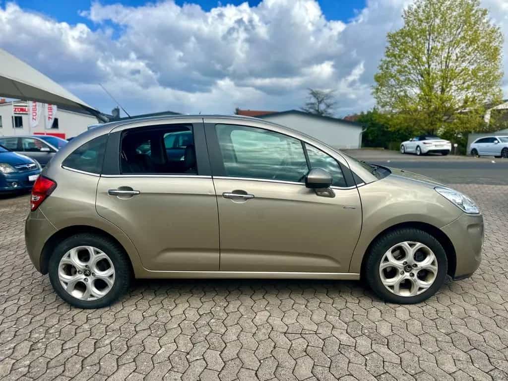 Citroën C3 Exclusive*AUTOMATIK*NUR 78TKM*PANORAMA*LEDER* 10/2011-photo-6