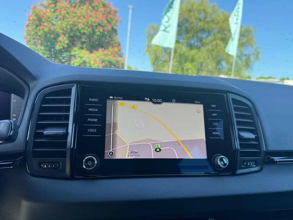 Skoda Karoq Sportline 1.5 TSI DSG NAVI 4xSitzheizung 03/2023-photo-21