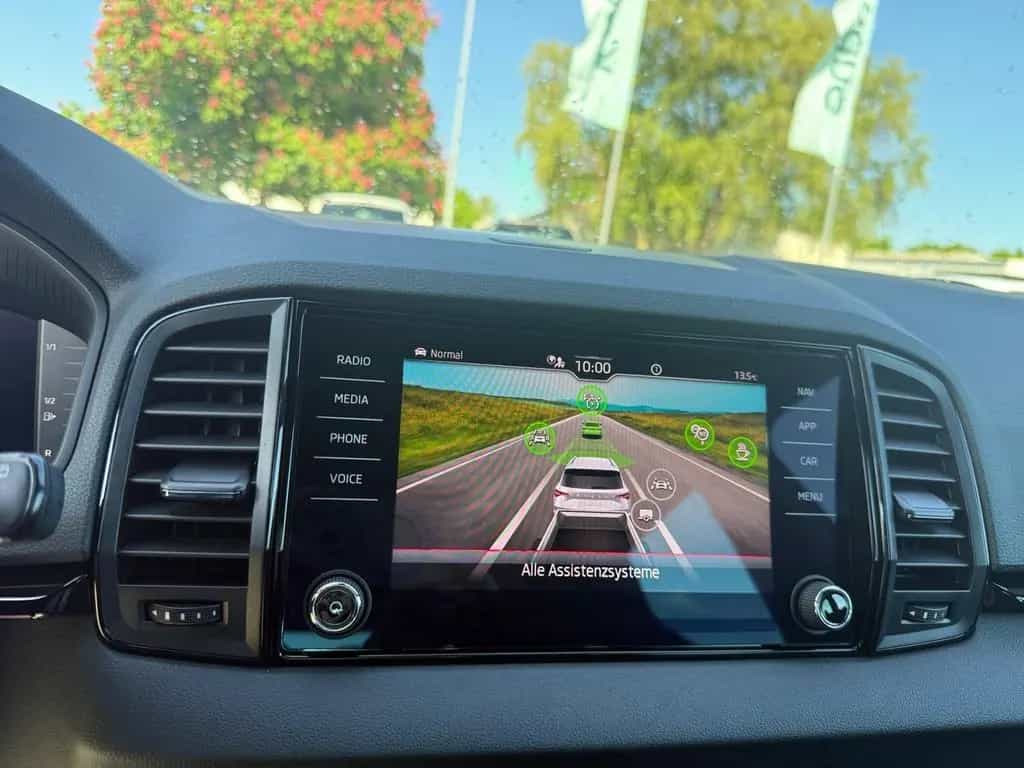 Skoda Karoq Sportline 1.5 TSI DSG NAVI 4xSitzheizung 03/2023-photo-22