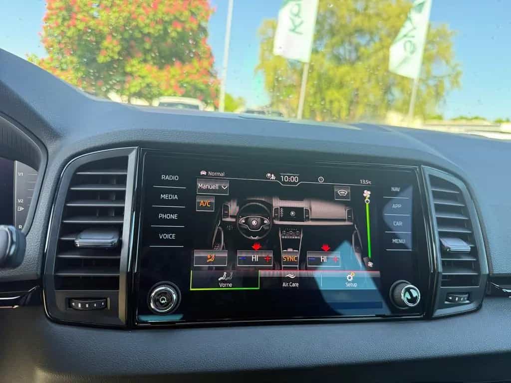 Skoda Karoq Sportline 1.5 TSI DSG NAVI 4xSitzheizung 03/2023-photo-23