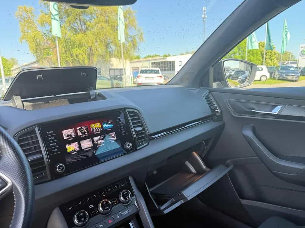 Skoda Karoq Sportline 1.5 TSI DSG NAVI 4xSitzheizung 03/2023-photo-28
