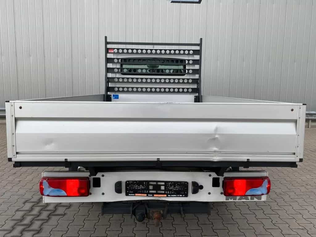 MAN TGE 3.180 | 3x Sitze*Navi*AHK*DAB*Klimaanlage 06/2022-photo-3