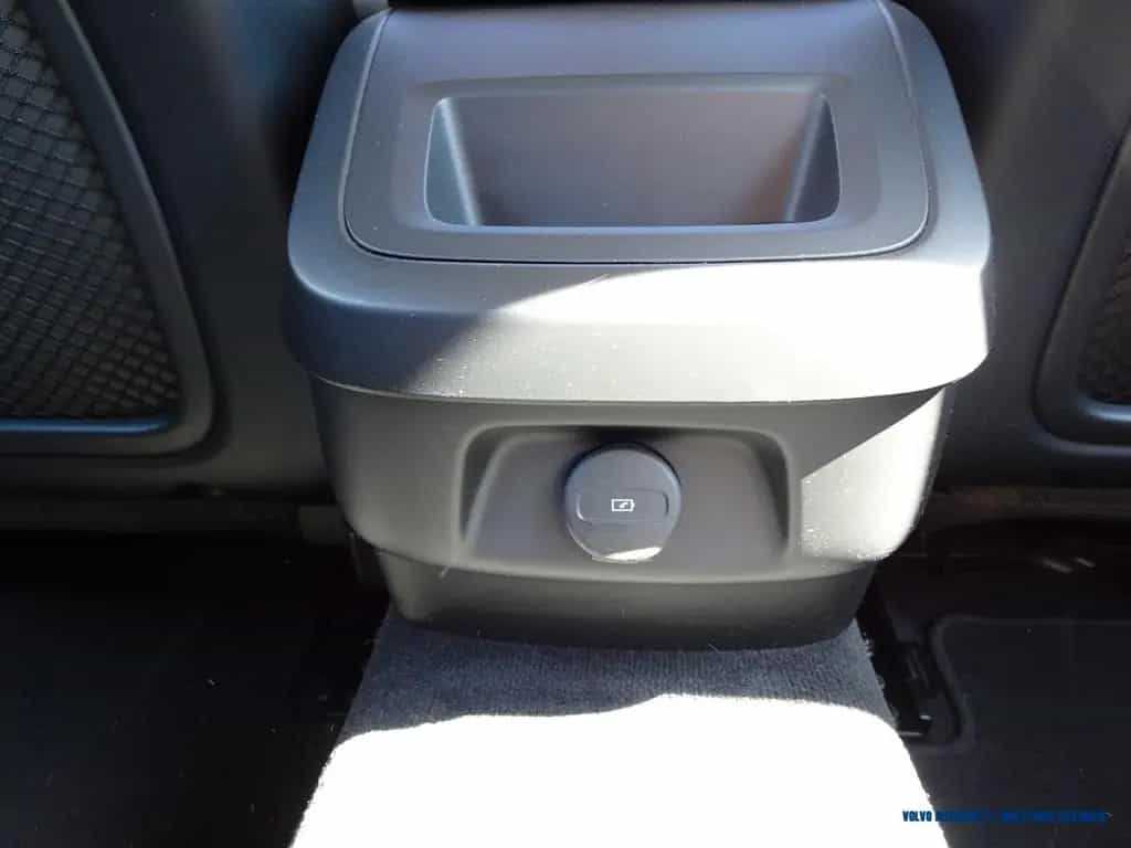 Volvo V60 B5 Geartronic Momentum Pro 04/2022-photo-16