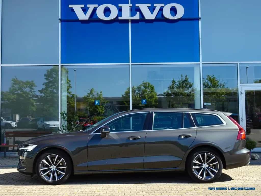 Volvo V60 B5 Geartronic Momentum Pro 04/2022-photo-3