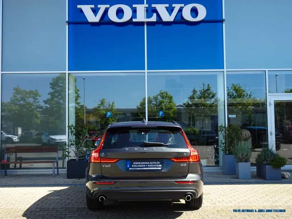 Volvo V60 B5 Geartronic Momentum Pro 04/2022-photo-4