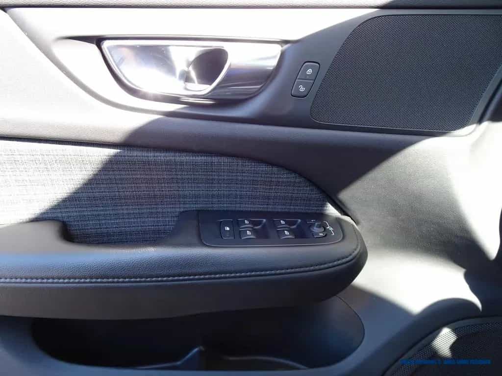 Volvo V60 B5 Geartronic Momentum Pro 04/2022-photo-7