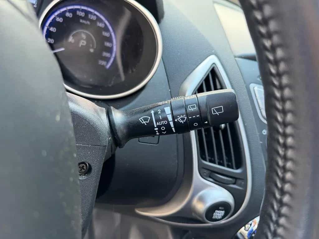 Hyundai ix35 2.0 Premium AWD Leder AHK Keyless-Go AUX 06/2012-photo-19