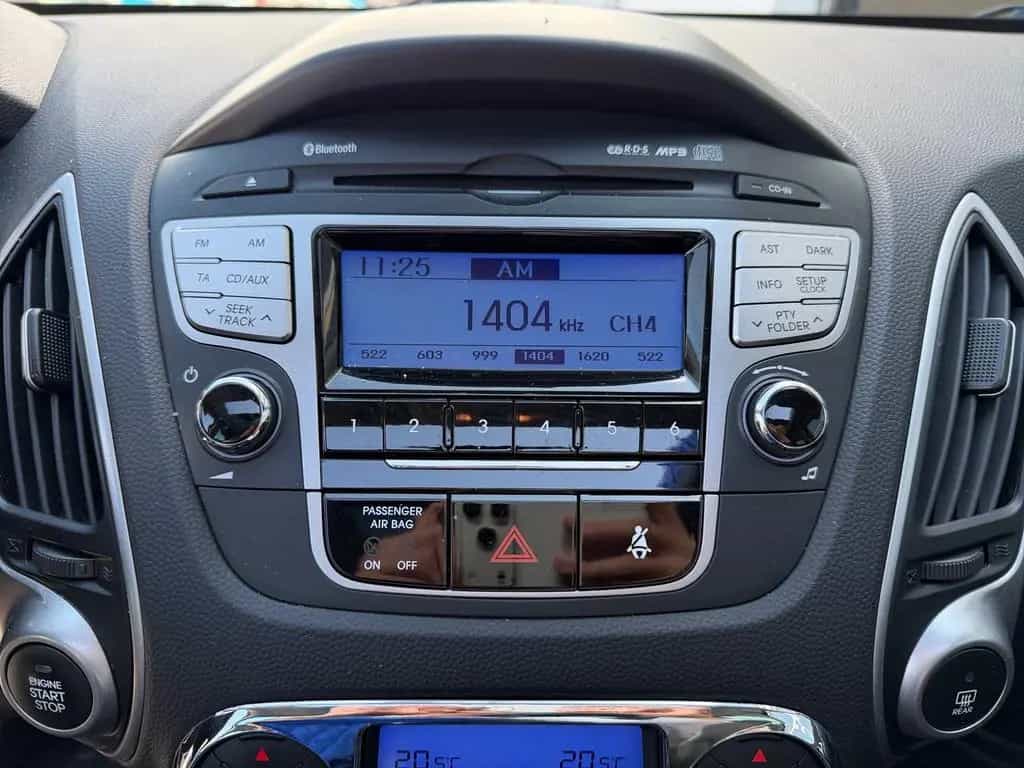 Hyundai ix35 2.0 Premium AWD Leder AHK Keyless-Go AUX 06/2012-photo-21